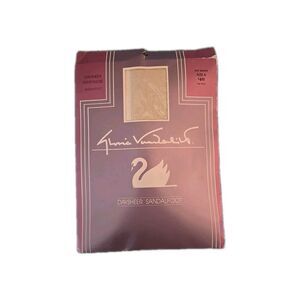 Gloria Vanderbilt Daysheer pantyhose size A Off White 100% nylon sandalfoot New